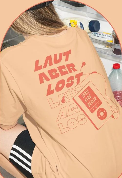 Peach Laut aber lost T-shirt with a music player print on the back